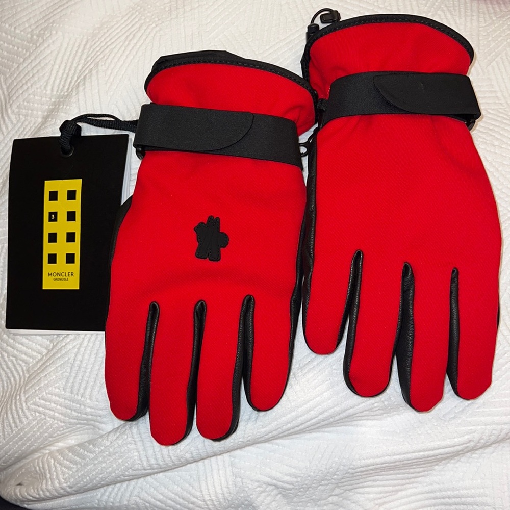 Moncler Bi-Stretch Twill Gloves (snow/winter)